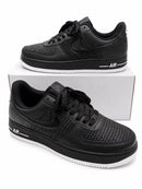 AIR FORCE ON PRETO TRAMA